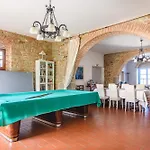 The Estate 1760 - In Villa